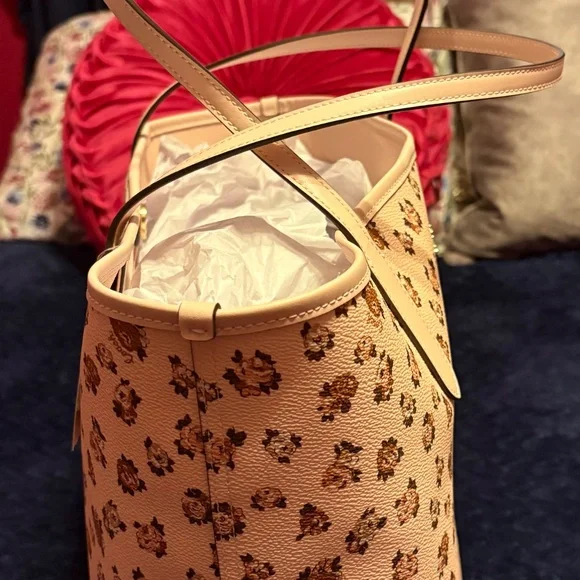 Coach City Tote Bag With Rose Print - Picture 5 of 6